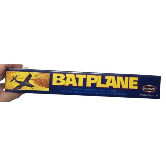 Batman Polar Lights Batplane Scale Model Kit - All Plastic Assembly Kit- NIP - Picture 6 of 8